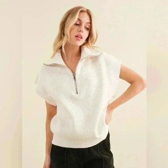 Sweaters - White Zip-Up Sleeveless Sweater/Vest